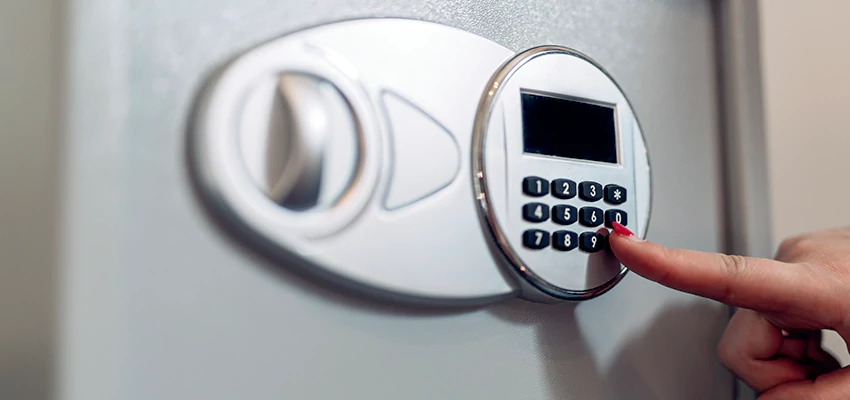 Jewelry Safe Cracking in Bell, California