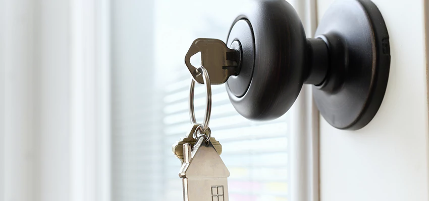 Bifold Door Knob Replacement in Bell, California