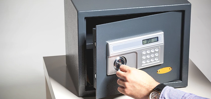Jewelry Safe Unlocking Service in Bell, California