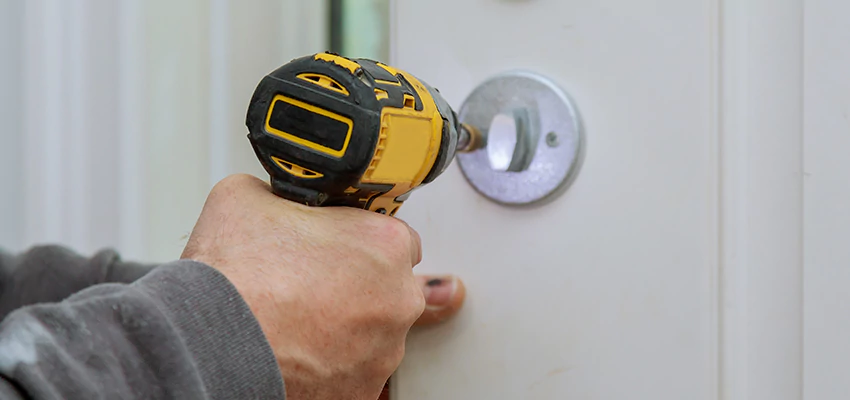 Street Locksmith For Smart Lock Repair in Bell, CA
