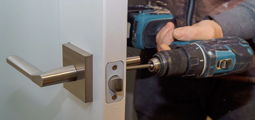 Broken Door Handle Lock Repair in Bell, California